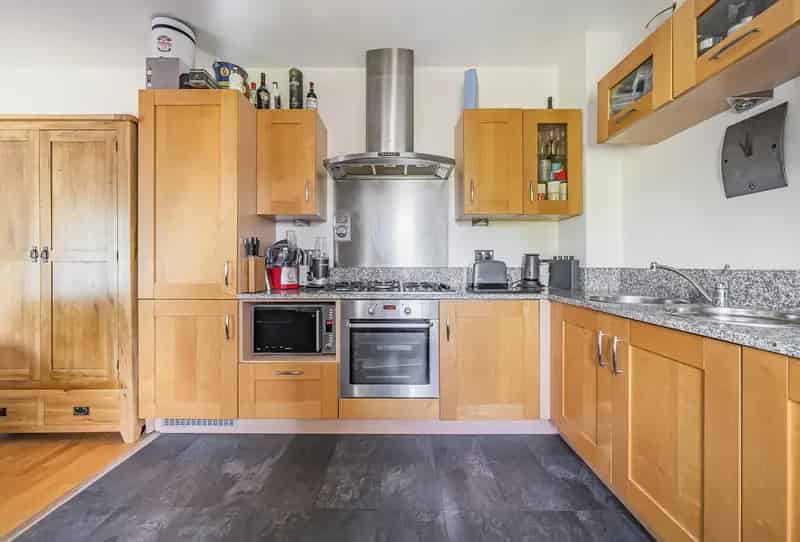 2 Bedroom Flat for Sale Near Durdham Downs