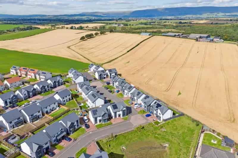 5 Bedroom Detached Villa For Sale