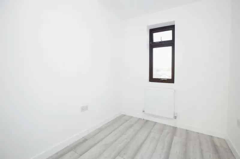 4 bedroom Mid Terrace House to rent, London, E16
