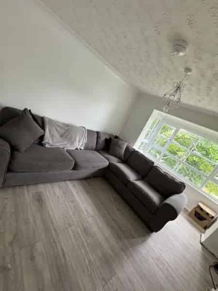 Updated Home with New Flooring and Walk-in Wardrobes