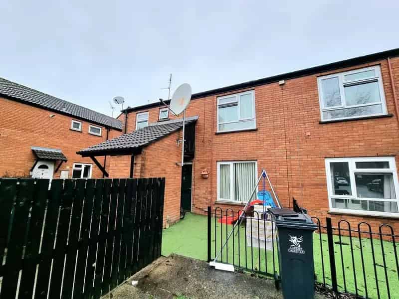 2 Bedroom Ground Floor Flat for Sale