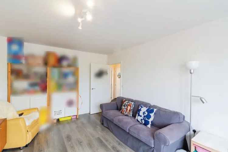 Four Bedroom Detached House in Eagle Farm South Milton Keynes