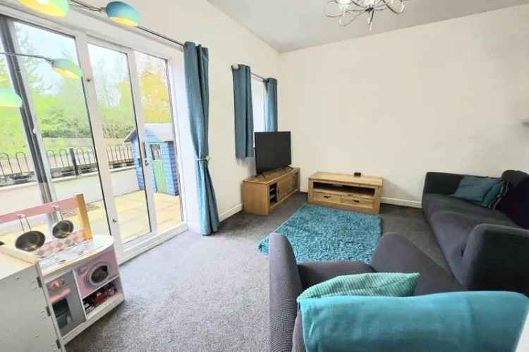 Three Bedroom Terrace House Canal Views Family Home