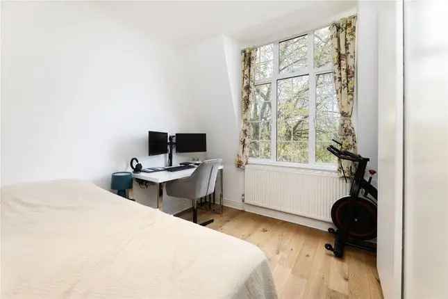 Flat for sale in Britten Street, Chelsea, London SW3