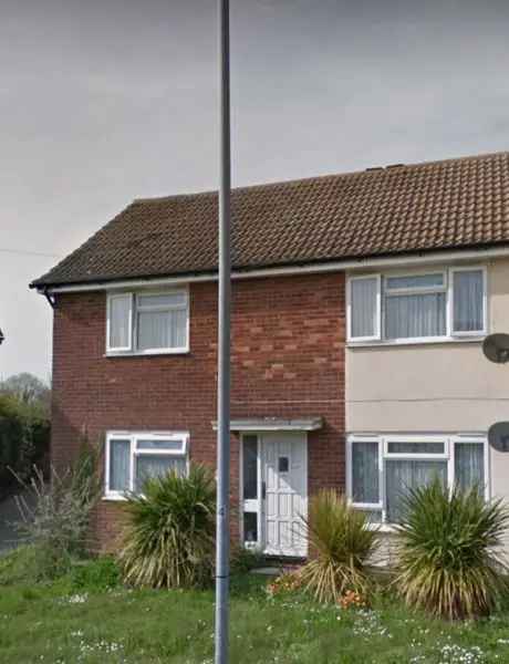 Flat For Rent in Tendring, England