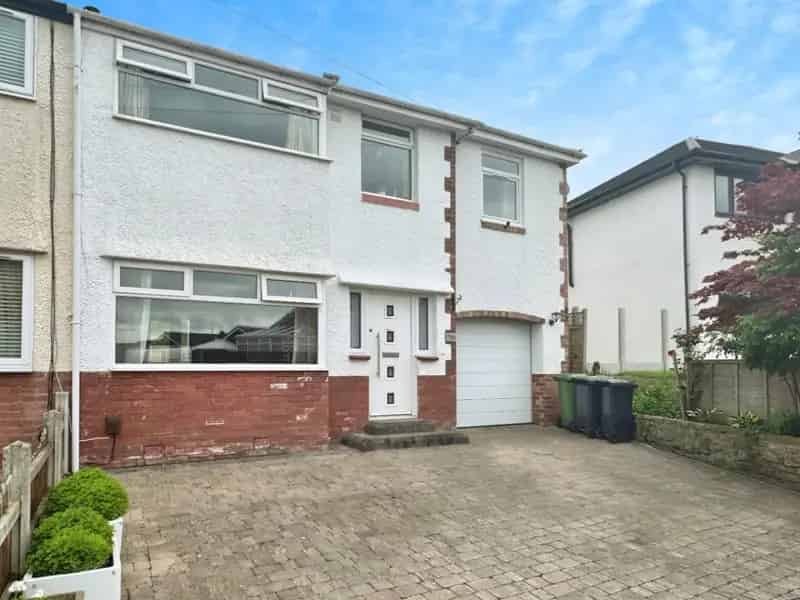 5 Bedroom House To Let Available 06 08 2025