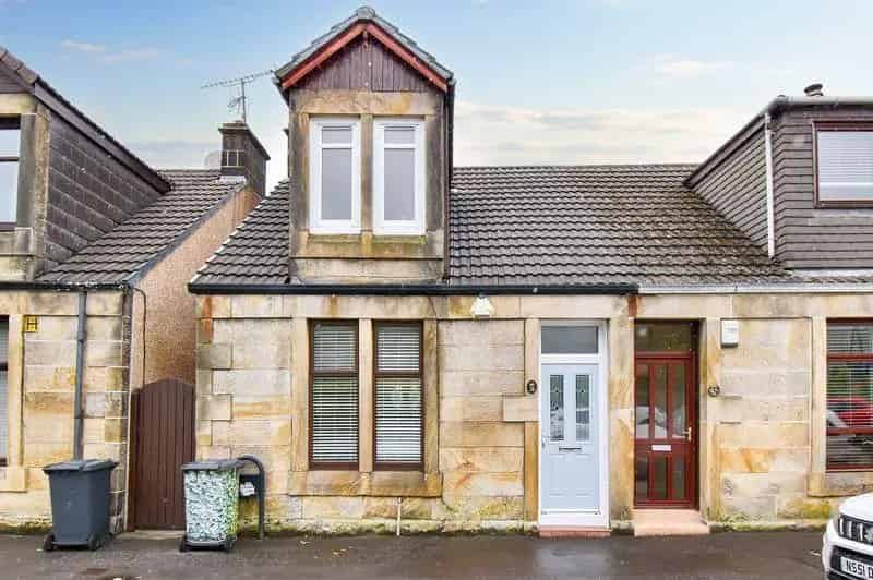 2 Bedroom Semi-Detached House for Sale in Kilsyth
