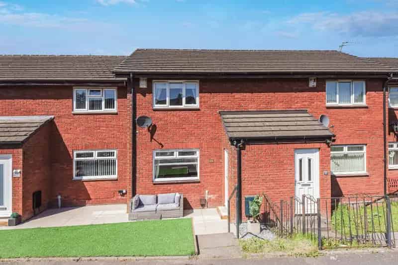 2 bedroom terraced house for sale