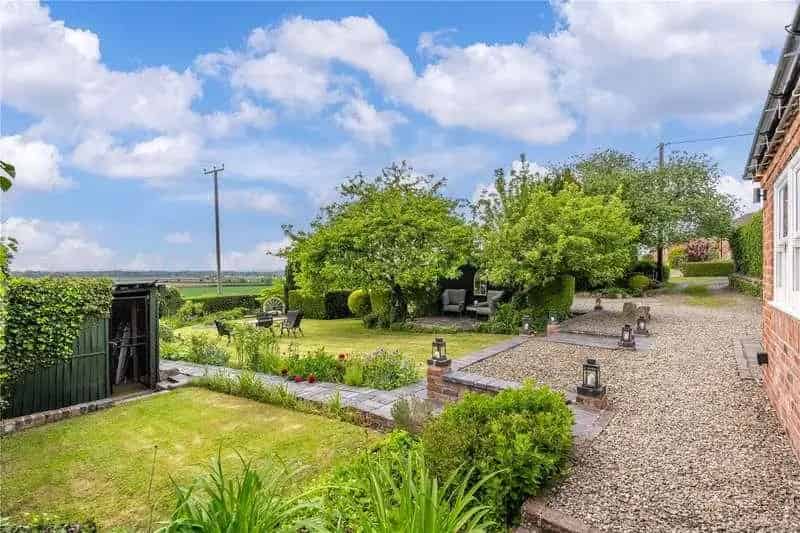 3 bed house for sale