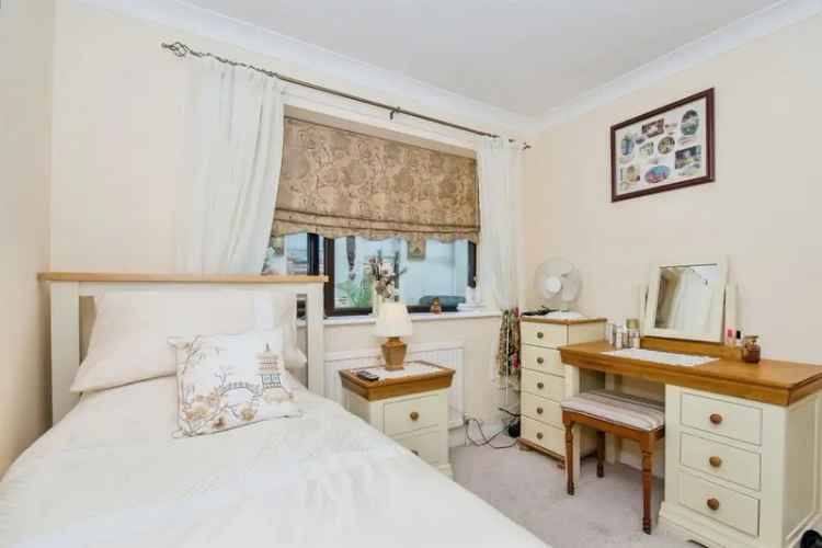 Refurbished Bungalow in Yaxley with Sun Lounge