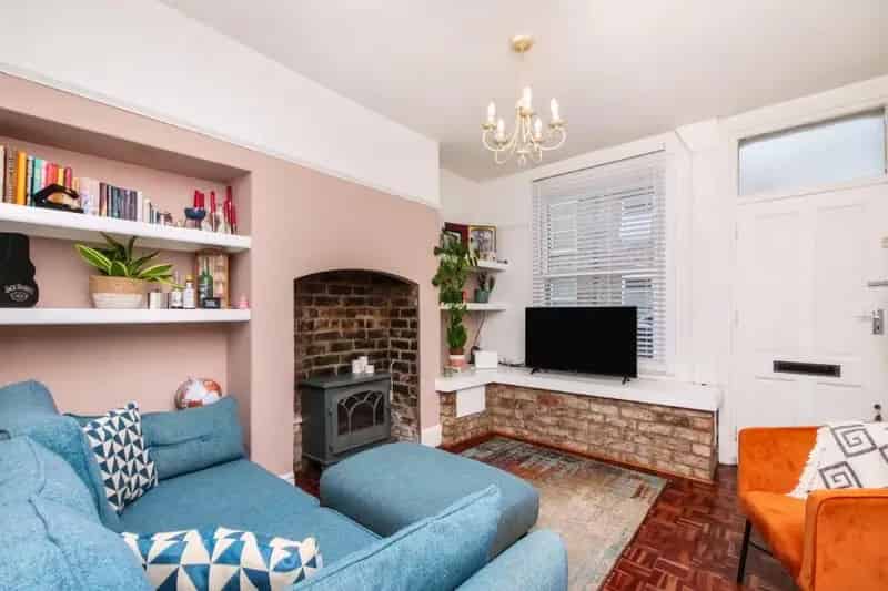 2 Bed Terrace House For Sale Near York City Walls