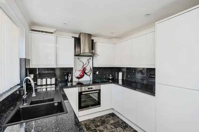 3 Bedroom Detached House for Sale in Birchgrove