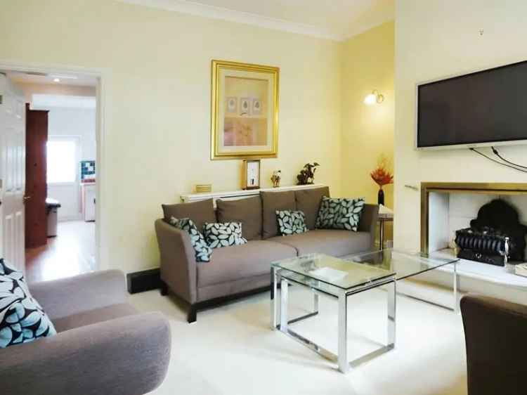 2 Bedroom Mid Terrace House Wilmslow Cheshire SK9