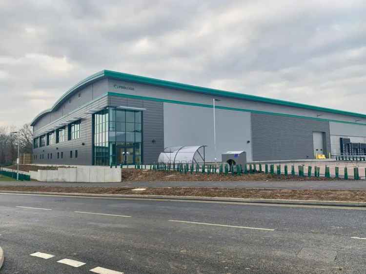 Industrial For Rent in Dacorum, England