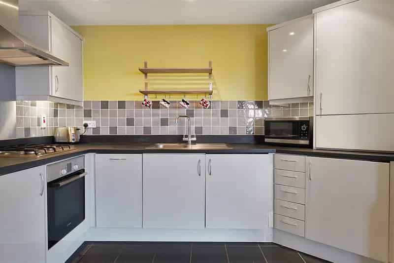 2 Bedroom Apartment House to Rent in Bow E3