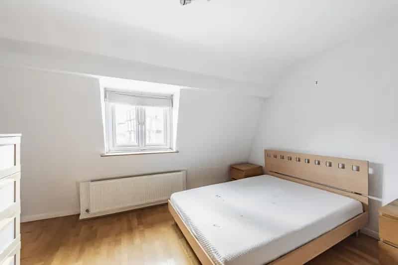 Spacious 3-Bedroom Apartment - Open Plan Living