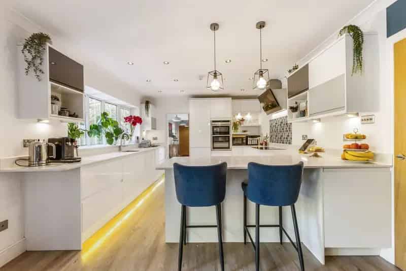 5 Bedroom Detached House for Sale Near Haslemere