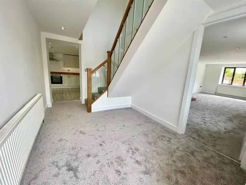 5 Bedroom House For Sale Stone