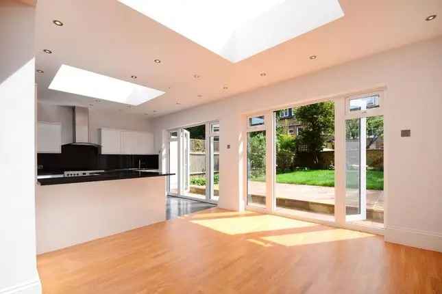 Six Bedroom House for Sale in Tooting London SW17