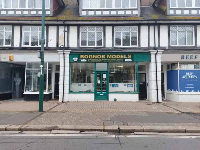 Ground Floor Shop with Parking - Prominent Frontage