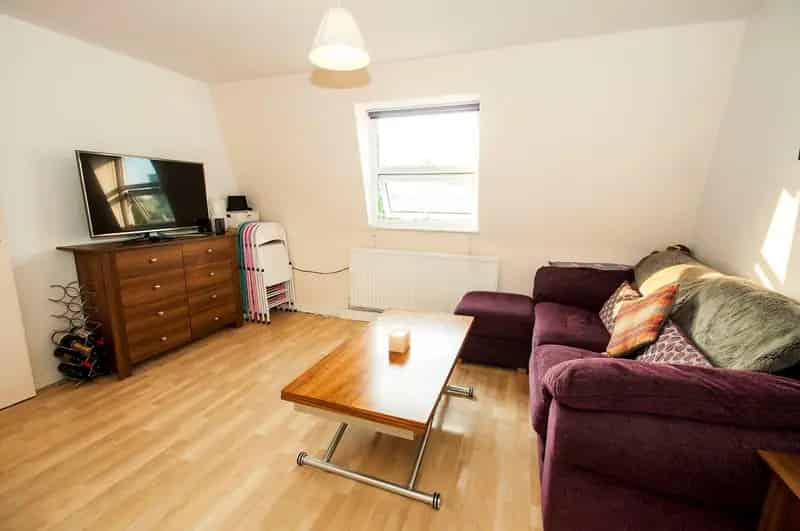 1 Bedroom Apartment Near Stepney Green Station
