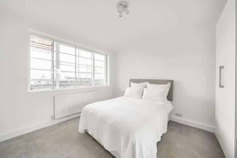 2 Bed Flat for Sale - Newly Decorated Apartment