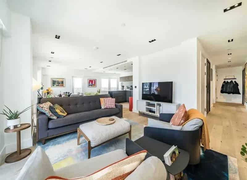 Luxury 3-Bed Apartment in Keybridge Tower London Panoramic Views