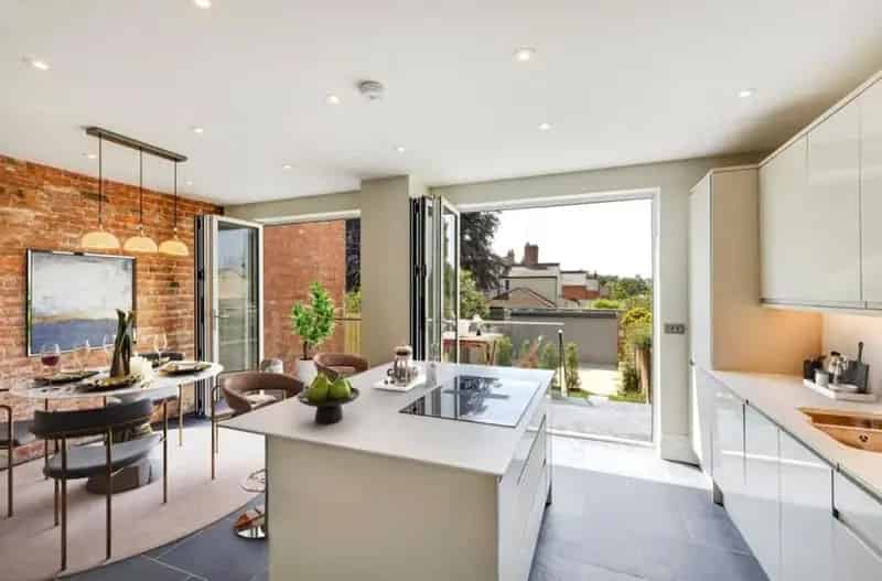 5 Bedroom Townhouse for Sale - Grade II Listed Regency Style