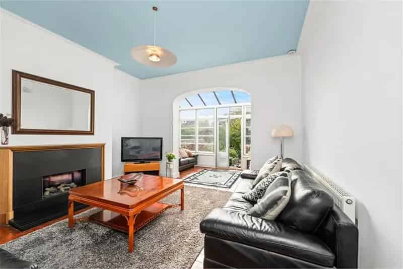 4 Bed Semi-Detached House with 2 Reception Rooms and South-Facing Garden