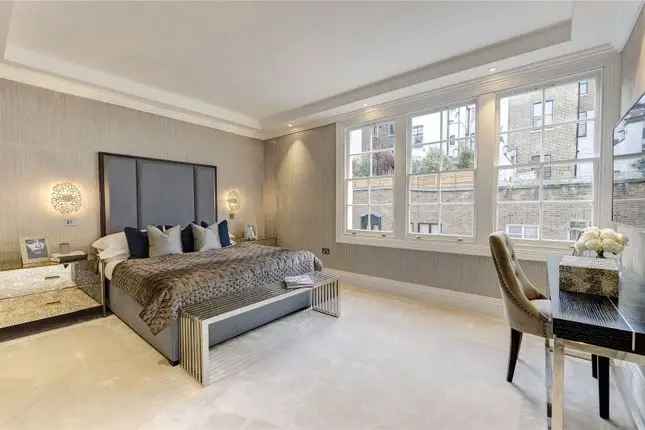 3-Bed Mews House Marylebone Exceptional Standard Private Garden