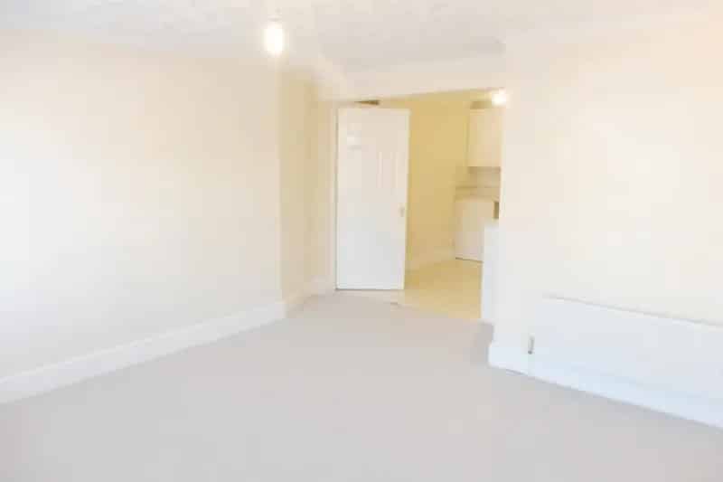 Southsea One Bedroom Apartment Near Seafront - Zero Deposit Available