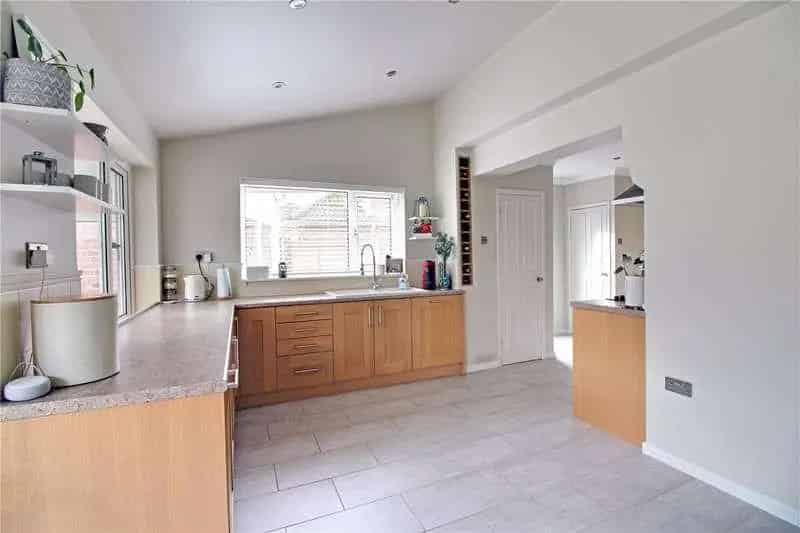 3 Bed House for Sale - Extended Family Home with Home Office