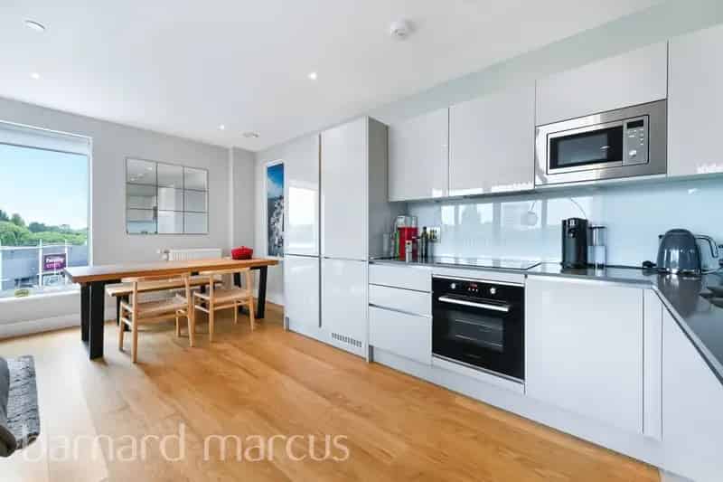 Flat For Sale , London, England