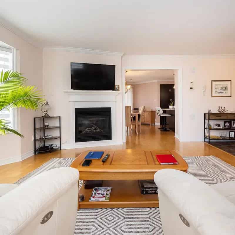 Condo near Blainville Train Station 2 Beds 2 Baths