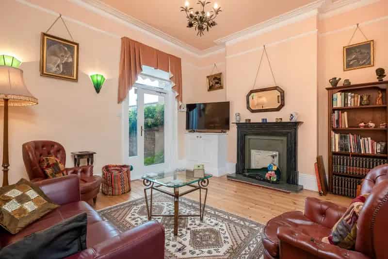 Semi-Detached House for sale with 7 bedrooms, Lillington Road, Leamington Spa