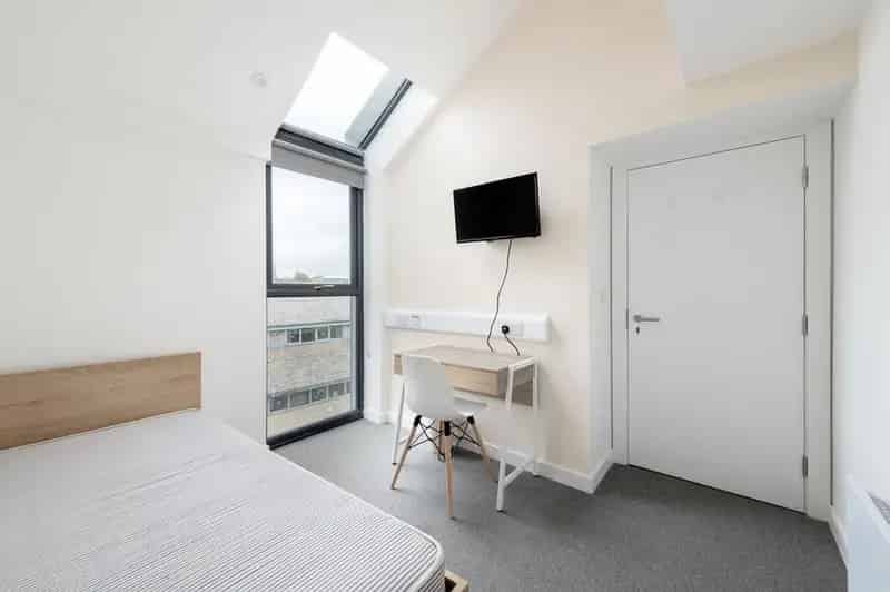 2 Bedroom Student Flat Near Bath Train Station