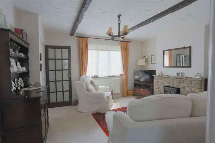 2 Bed House for Sale Garage Garden Excellent Transport Links