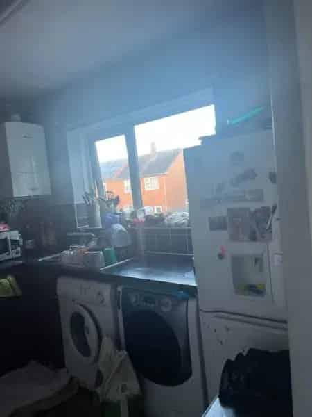 2 Bed Upstairs Maisonette with Private Garden