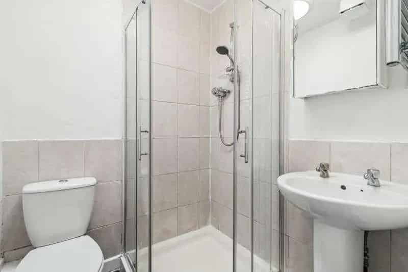 1 Bed House for Sale Near Tooting Bec Common
