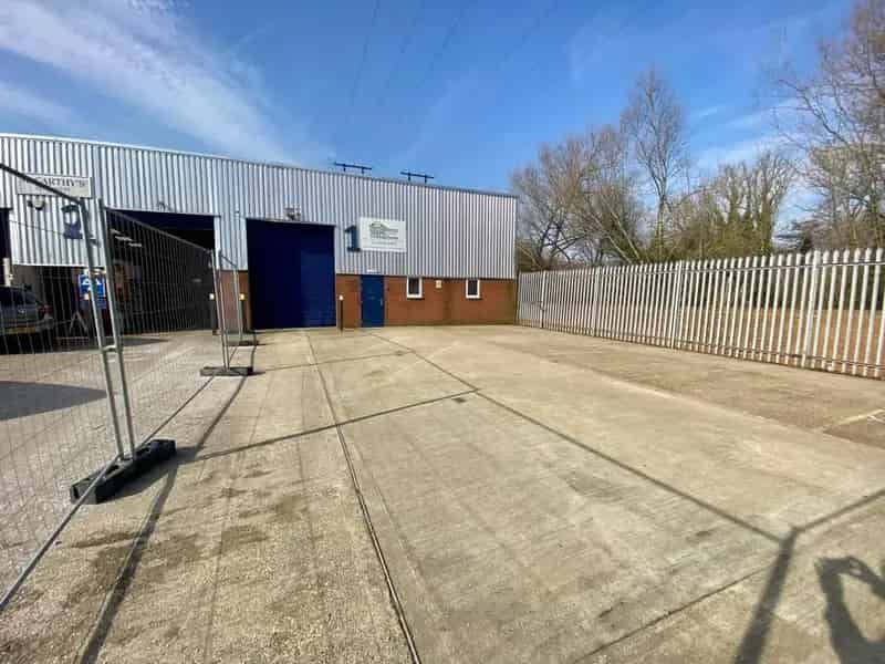 Workshop Storage Unit Steel Frame 3 Phase Power High Eaves
