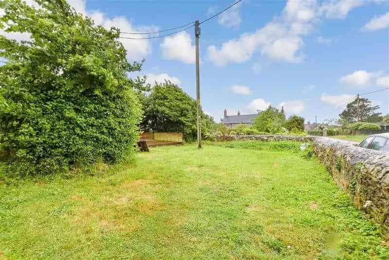 2 Bed Grade II Listed Cottage for Sale