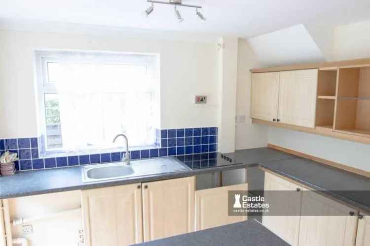 3 bedroom semi-detached house to rent