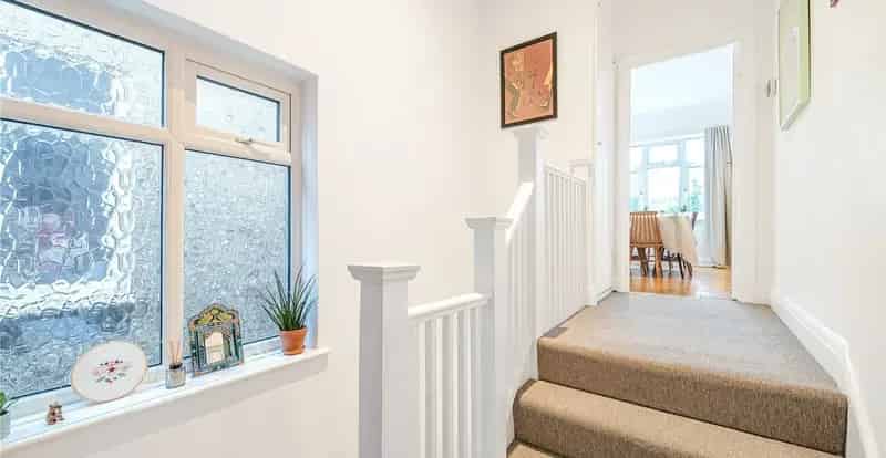 2 Bedroom Maisonette for Sale Near Sydenham Station