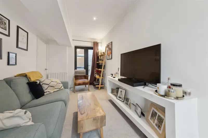 2 Bedroom Maisonette To Rent Tooting