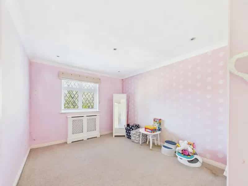 5 Bedroom Detached House for Sale in Chorleywood