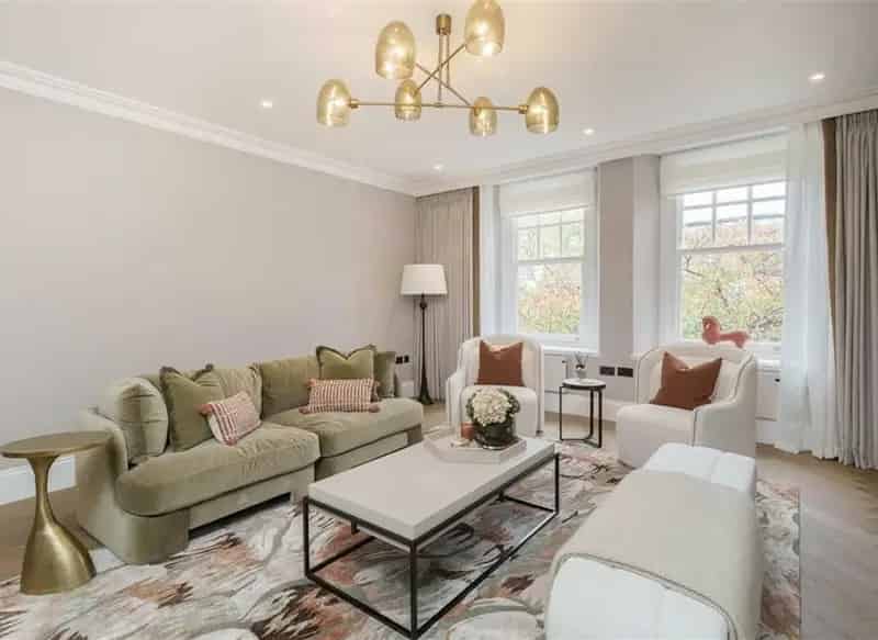 2 Bedroom Apartment near Royal Albert Hall  High Ceilings Concierge