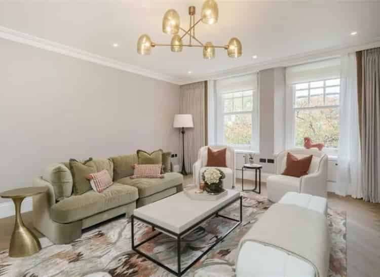 2 Bedroom Apartment near Royal Albert Hall  High Ceilings Concierge