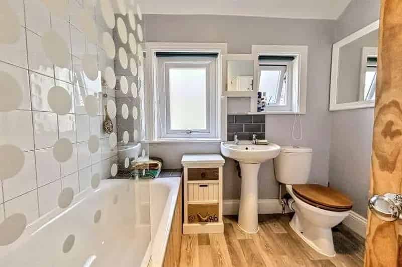 3 Bed Mid Terrace House For Sale