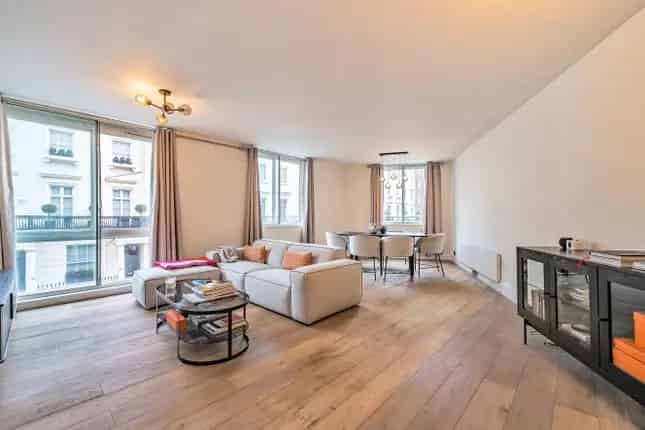 2-Bedroom Apartment in Belgravia, London