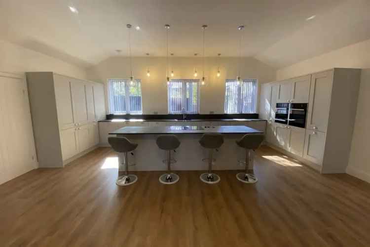 3-Bed Modern Bungalow Kidderminster DY11 Private Road